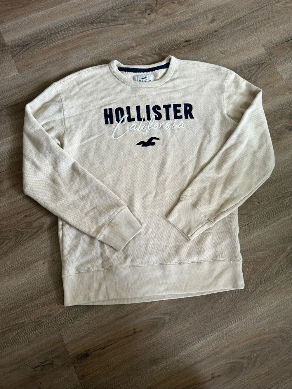 Hollister Men's medium Cream Logo Crewneck Sweater